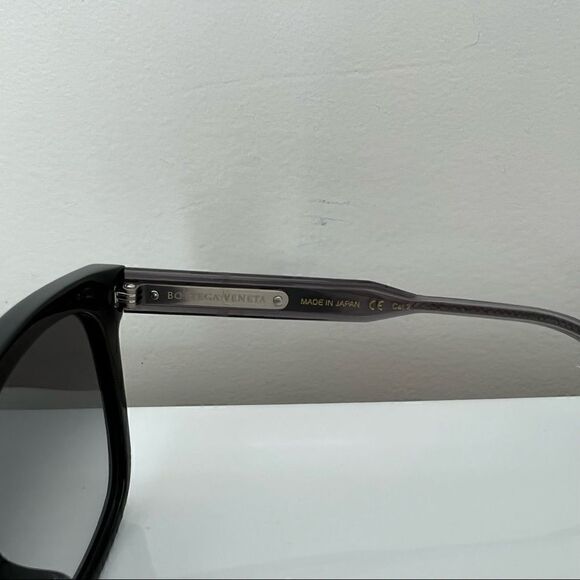NWOT Bottega Venetta Sunglasses unisex. Grey/smoke. 100% authentic designer. - Picture 14 of 16